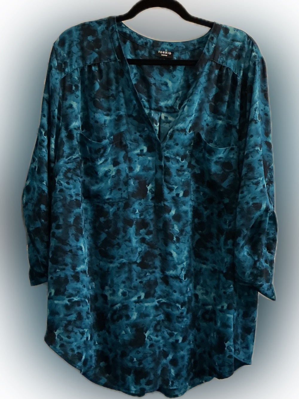 Torrid Blue Abstract Print Pullover Blouse Size 3 (3X) Roll Tab Sleeve Tunic